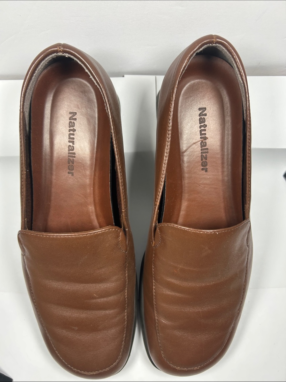 Vintage Naturalizer women’s Tan Leather Slip-On Loafers with original box